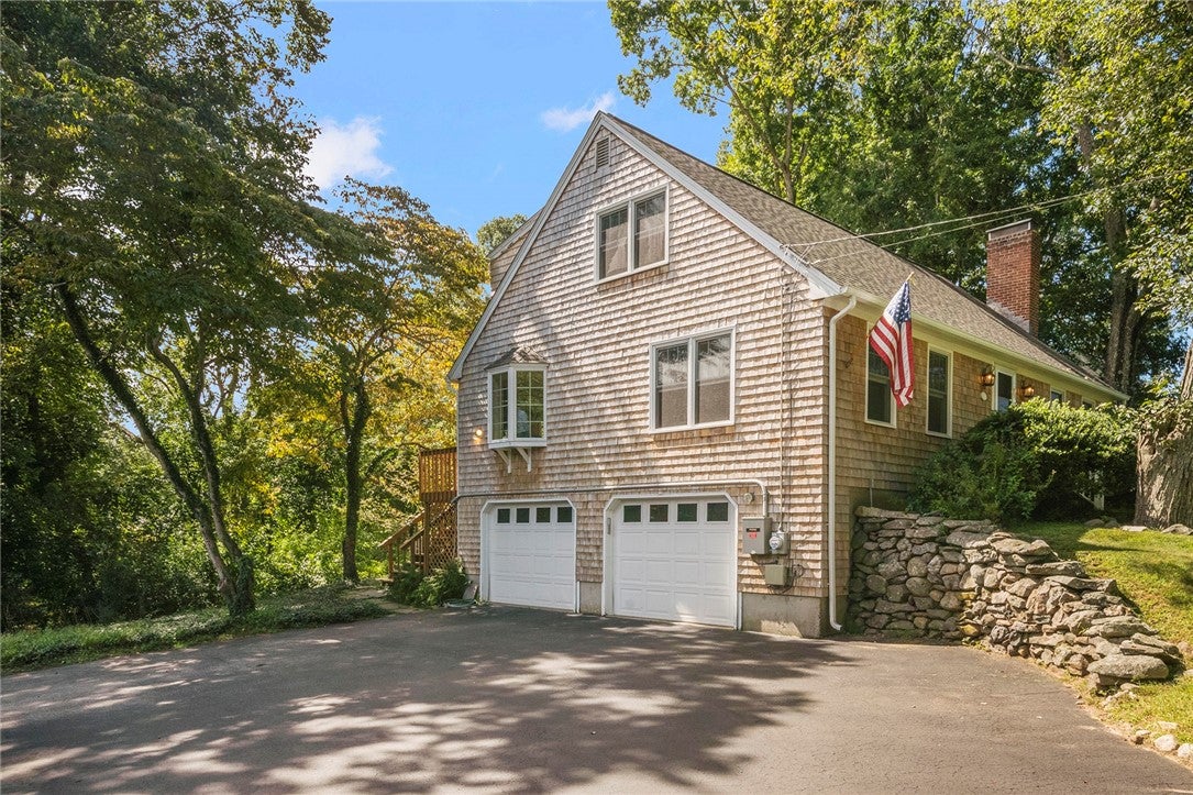 102 Edgewater Road