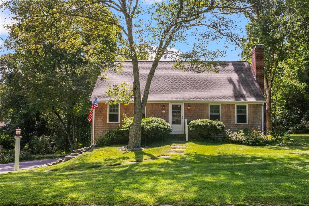 102 Edgewater Road