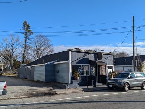 322 325 Metacom Avenue Warren RI 02885