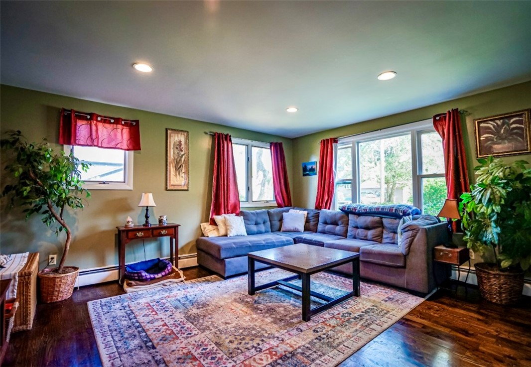 4 Burr Avenue