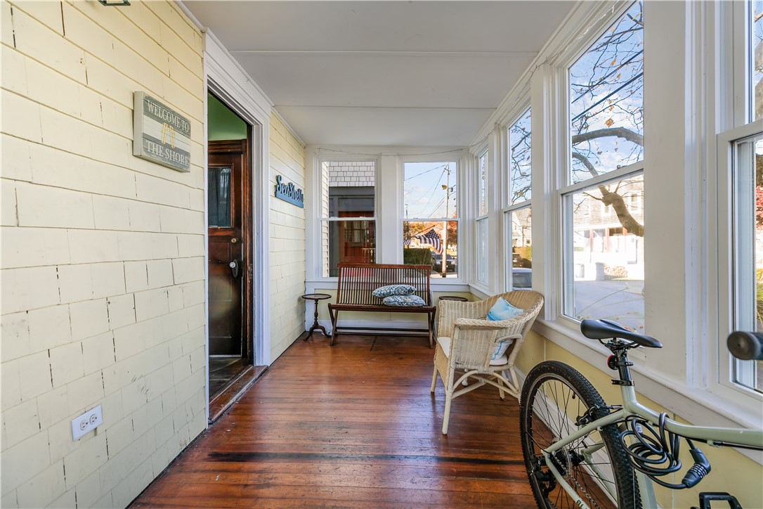 Newport, Rhode Island 02840, United States, 3 Bedrooms Bedrooms, ,1 BathroomBathrooms,Residential,Active,208456