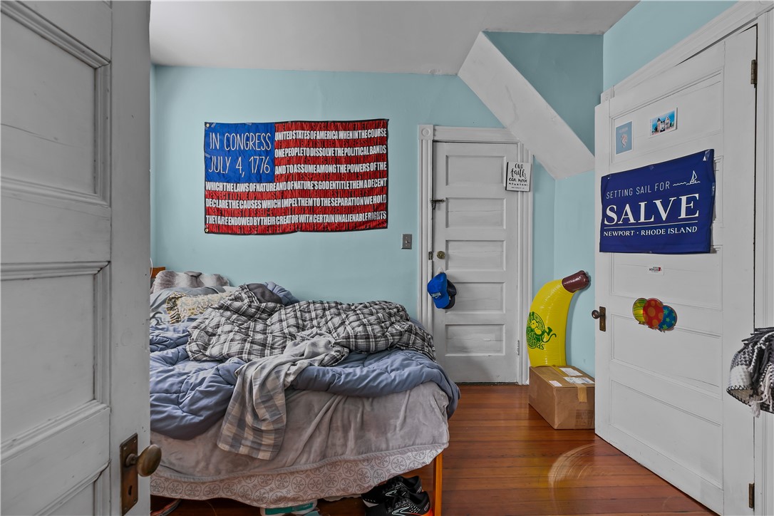 Newport, Rhode Island 02840, United States, 3 Bedrooms Bedrooms, ,1 BathroomBathrooms,Residential,Active,208456