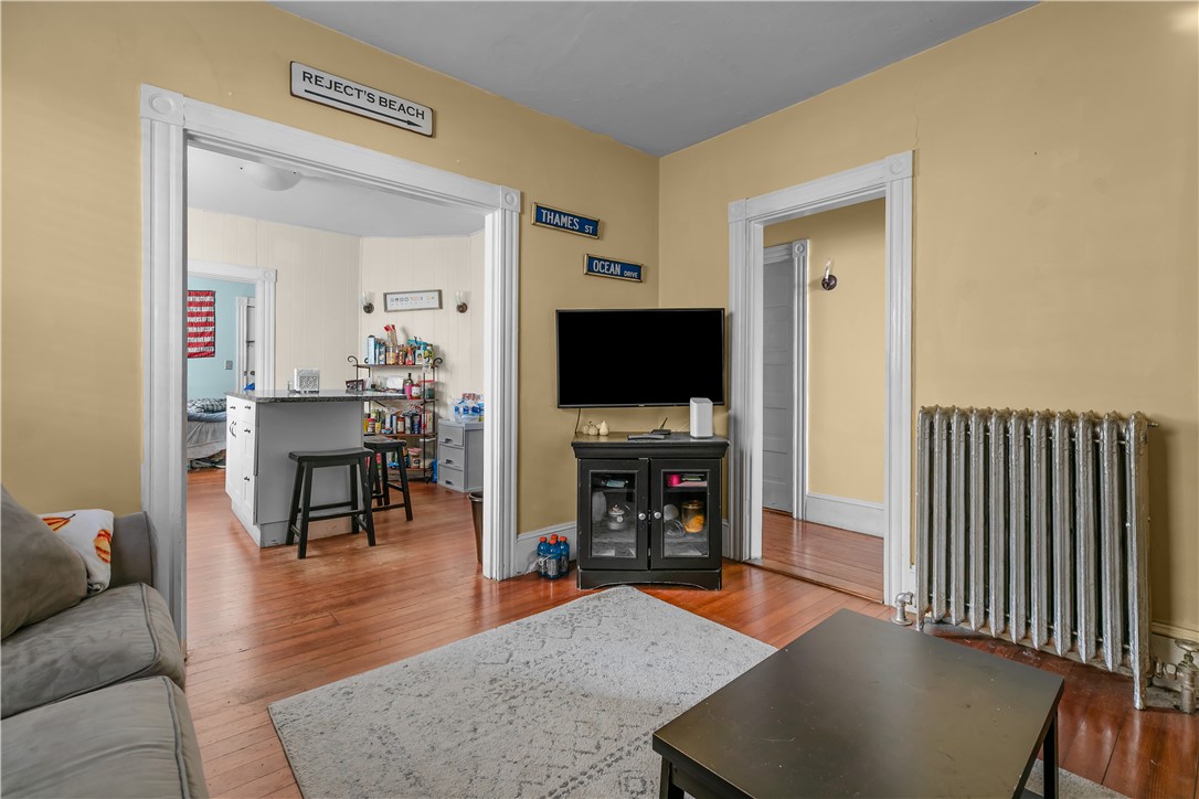 Newport, Rhode Island 02840, United States, 3 Bedrooms Bedrooms, ,1 BathroomBathrooms,Residential,Active,208456