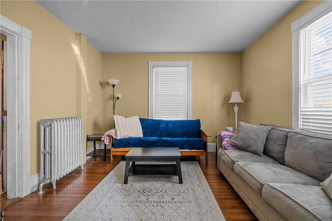 Newport, Rhode Island 02840, United States, 3 Bedrooms Bedrooms, ,1 BathroomBathrooms,Residential,Active,208456