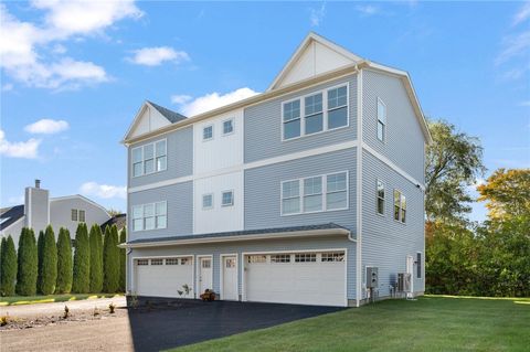 24 Wanda Street B Narragansett RI 02882