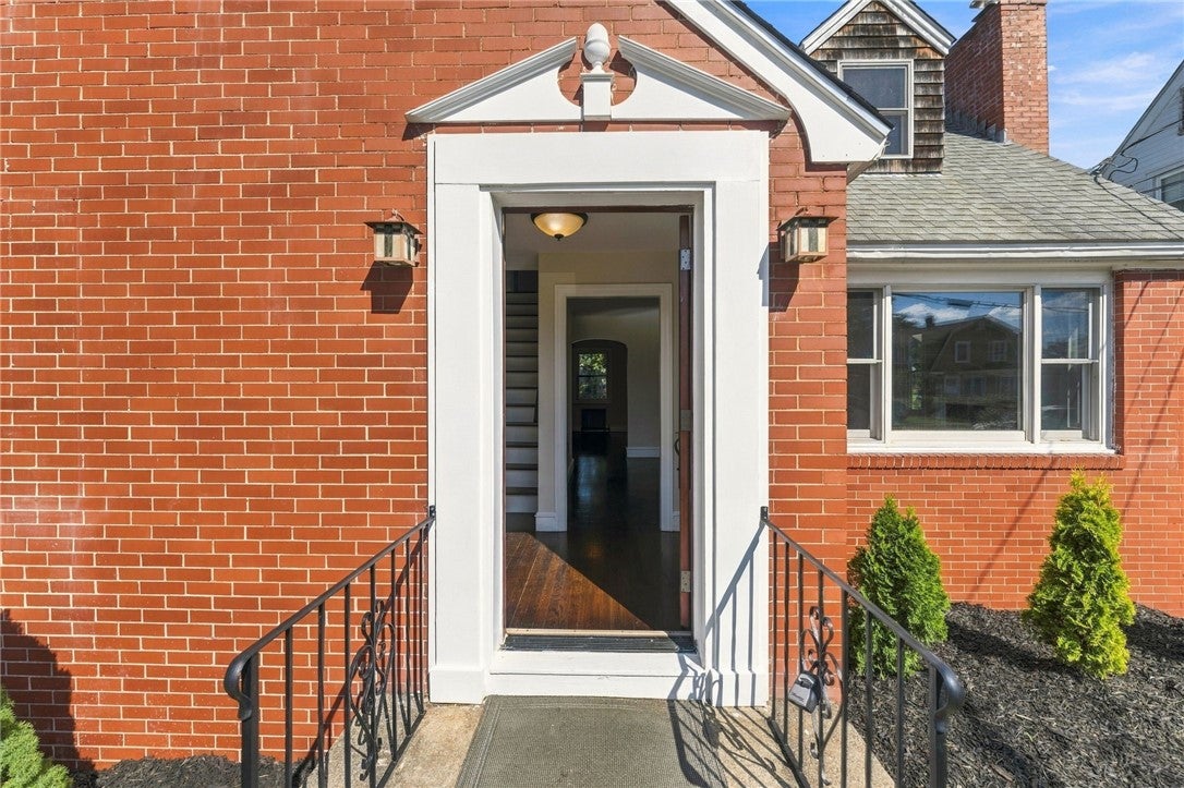 386 Norwood Avenue