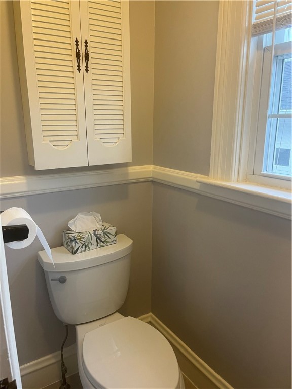 Cranston, Rhode Island 02910, United States, 3 Bedrooms Bedrooms, ,2 BathroomsBathrooms,Residential,Active,107715