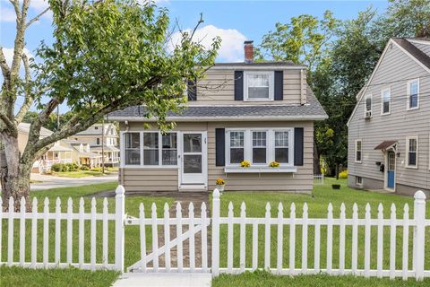 364 Maple Avenue Barrington RI 02806