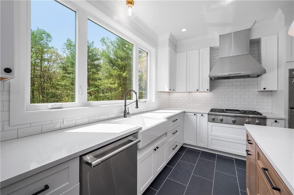 140 Abbott Run Valley Road