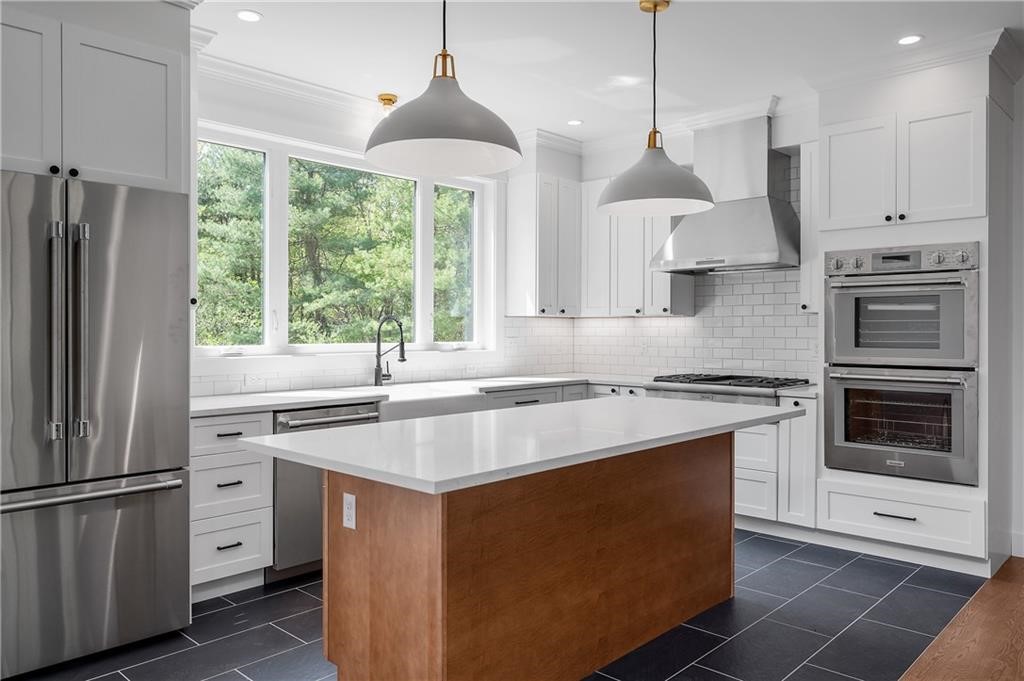 140 Abbott Run Valley Road