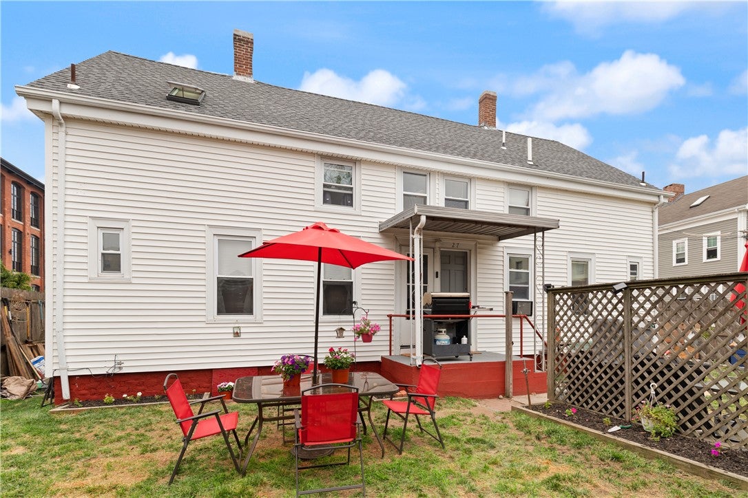 25 Davis Street
