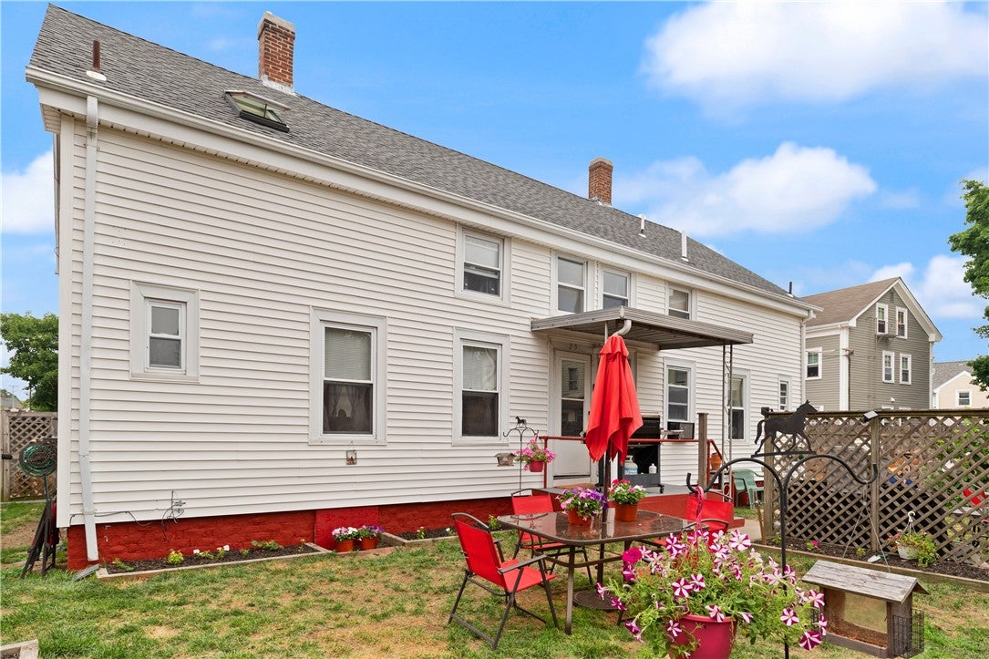 25 Davis Street
