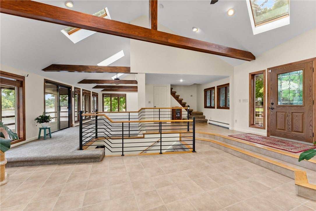 290 Oakridge Avenue