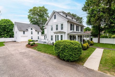390 Woodruff Avenue South Kingstown RI 02879