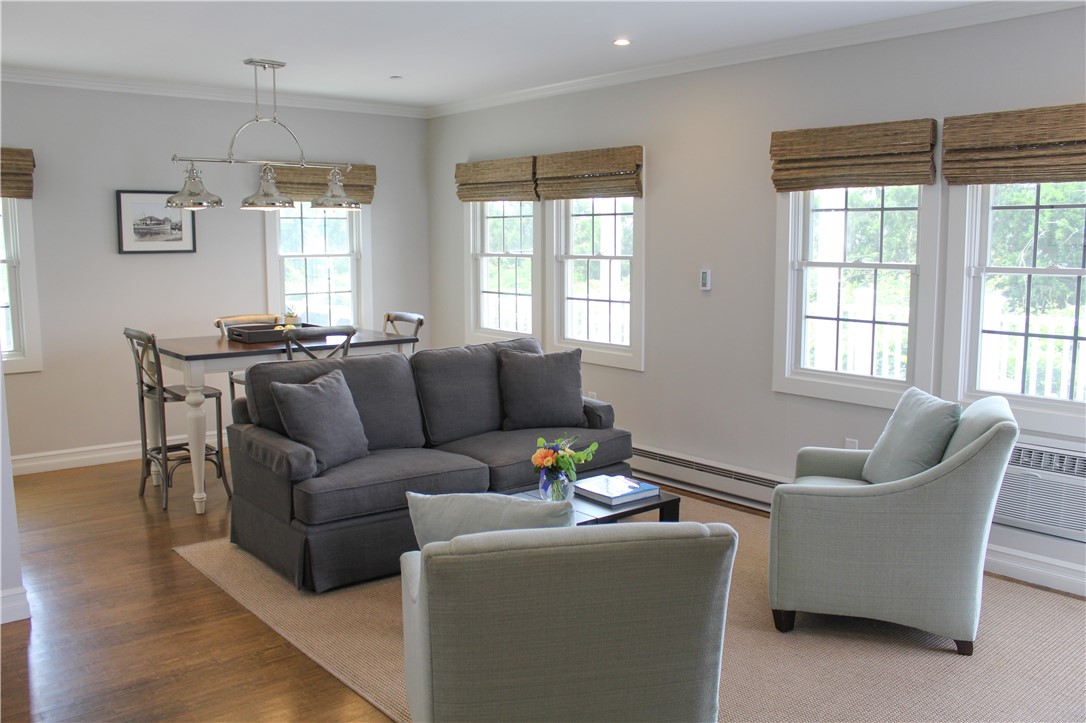 44 BAY Street B110