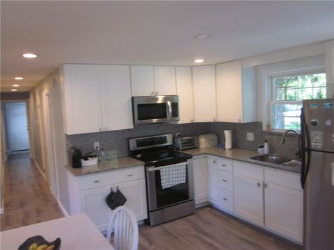 Single Family Residence in Smithfield RI 5 Domin Avenue 14.jpg