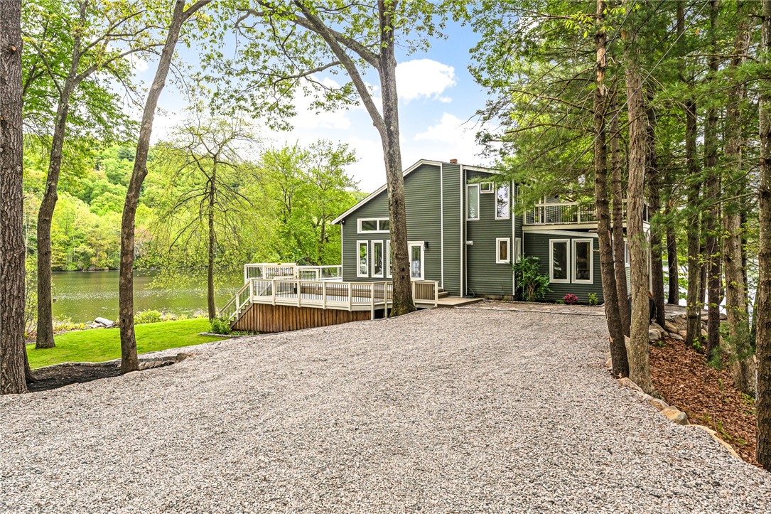 12 Hazel Point Road
