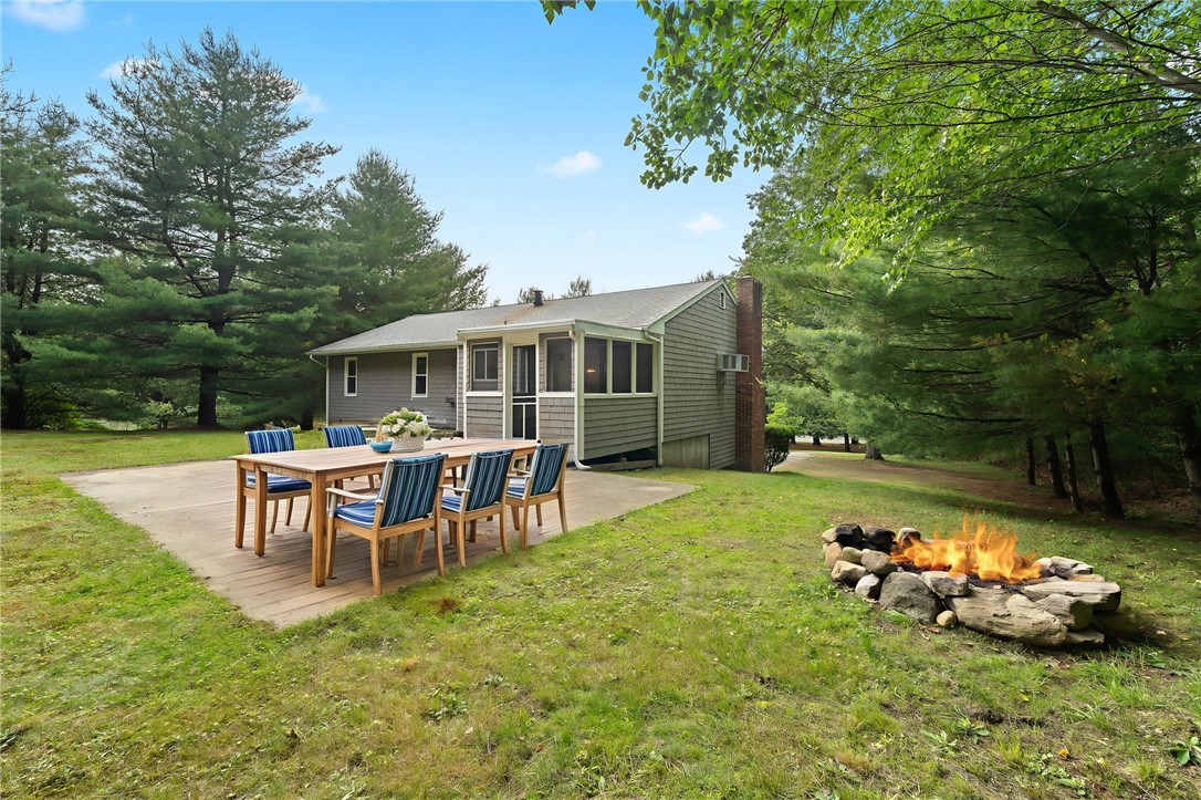 Johnston, Rhode Island 02919, United States, 4 Bedrooms Bedrooms, ,3 BathroomsBathrooms,Residential,Active,179083