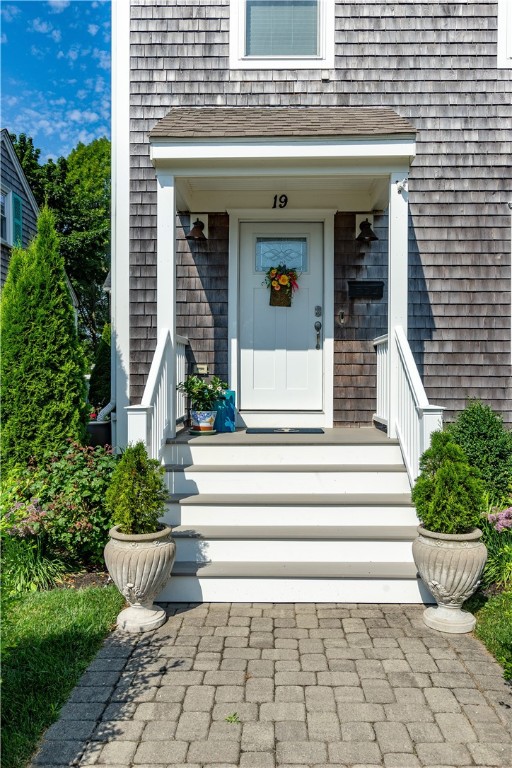 Newport, Rhode Island 02840, United States, 3 Bedrooms Bedrooms, ,3 BathroomsBathrooms,Residential,Active,178775