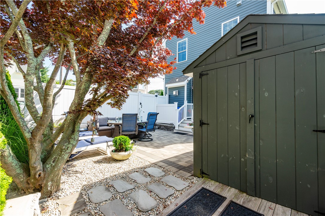 Newport, Rhode Island 02840, United States, 3 Bedrooms Bedrooms, ,3 BathroomsBathrooms,Residential,Active,178775