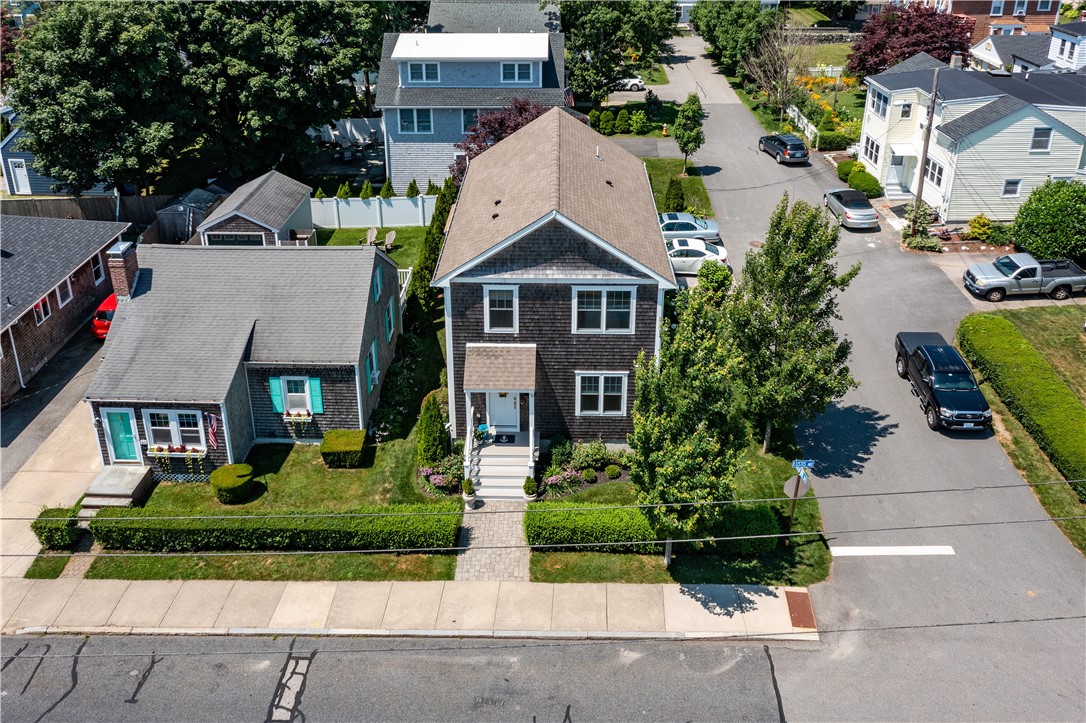 Newport, Rhode Island 02840, United States, 3 Bedrooms Bedrooms, ,3 BathroomsBathrooms,Residential,Active,178775