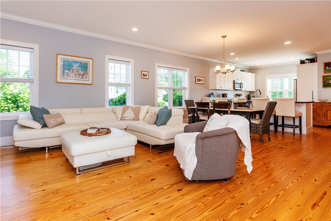 Newport, Rhode Island 02840, United States, 3 Bedrooms Bedrooms, ,3 BathroomsBathrooms,Residential,Active,178775