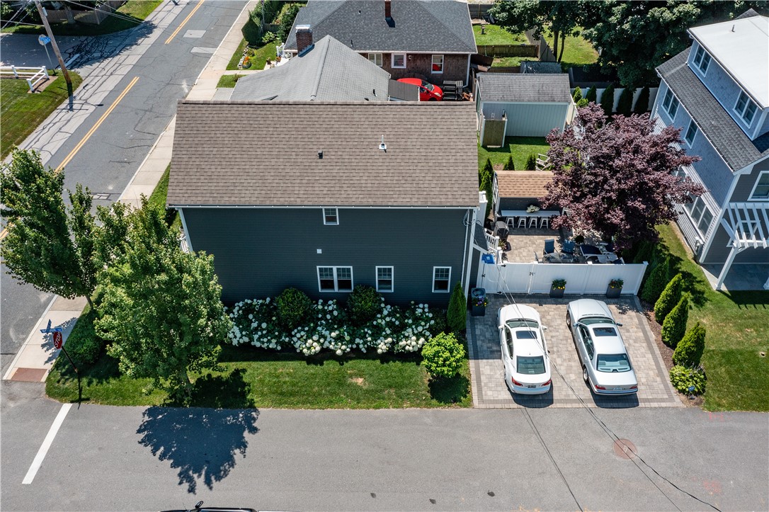 Newport, Rhode Island 02840, United States, 3 Bedrooms Bedrooms, ,3 BathroomsBathrooms,Residential,Active,178775