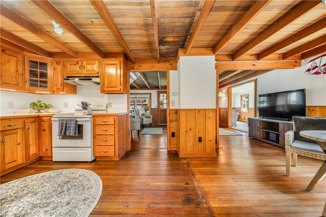 North Kingstown, Rhode Island 02852, United States, 2 Bedrooms Bedrooms, ,2 BathroomsBathrooms,Residential,Pending,209841