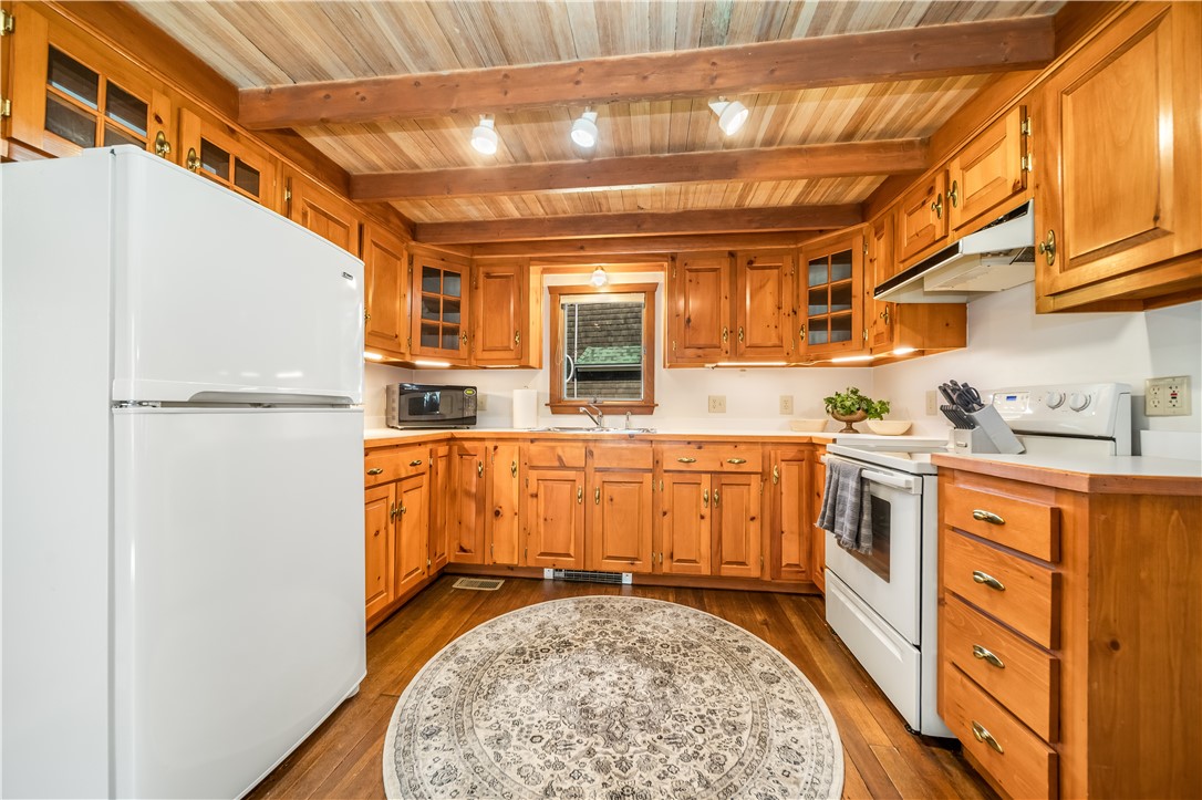 North Kingstown, Rhode Island 02852, United States, 2 Bedrooms Bedrooms, ,2 BathroomsBathrooms,Residential,Pending,209841