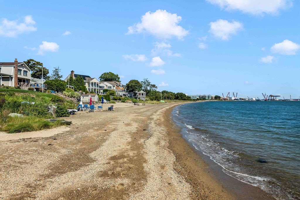 North Kingstown, Rhode Island 02852, United States, 2 Bedrooms Bedrooms, ,2 BathroomsBathrooms,Residential,Pending,209841