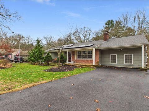 77 Fairfield Drive North Kingstown RI 02852