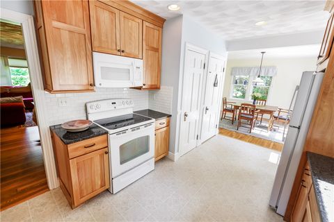 178 Lippitt Avenue Cranston RI 02921