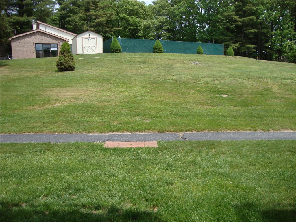 752 Quaker Lane A-109
