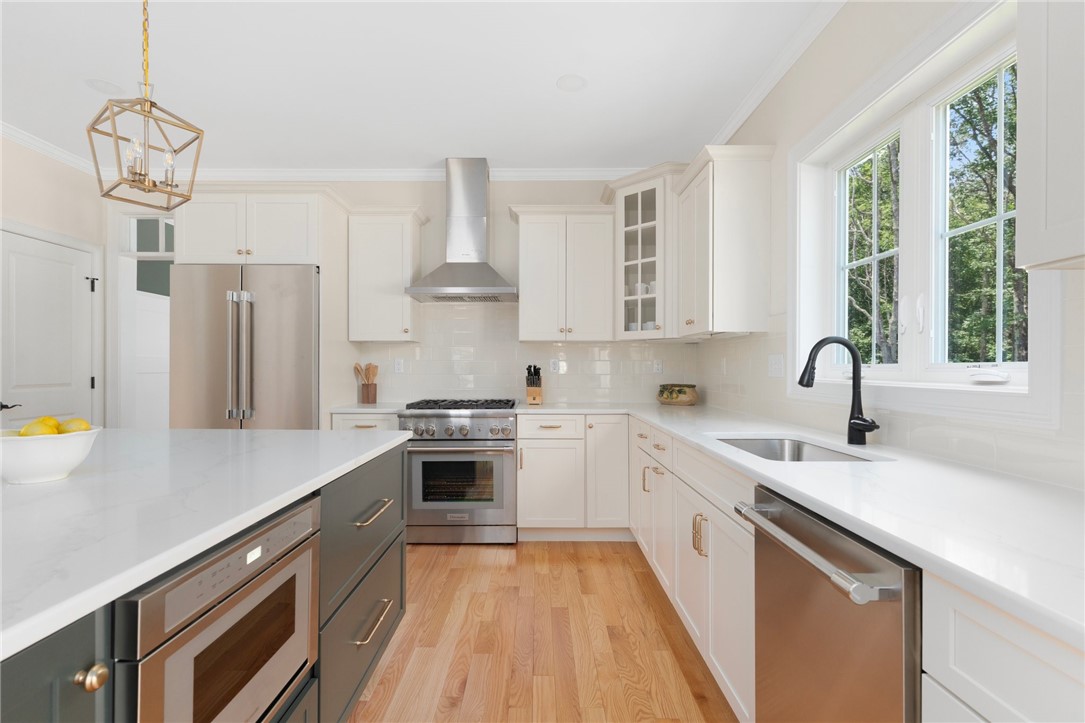 Cranston, Rhode Island 02921, United States, 4 Bedrooms Bedrooms, ,3 BathroomsBathrooms,Residential,Active,158253