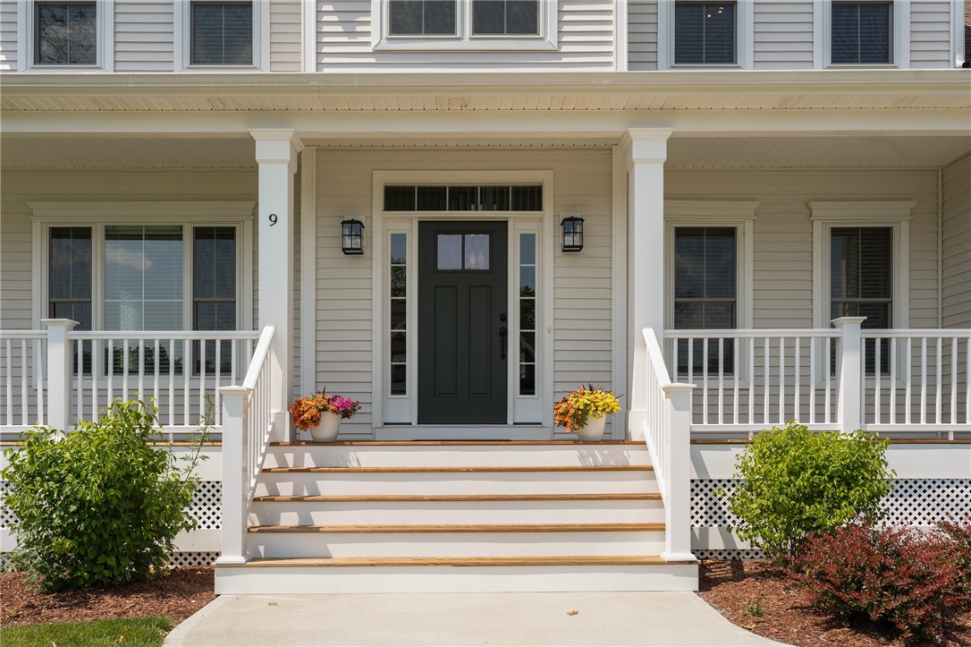 9 Scarlett Way