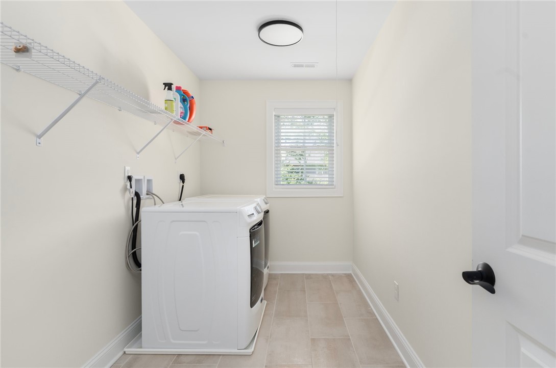 Cranston, Rhode Island 02921, United States, 4 Bedrooms Bedrooms, ,3 BathroomsBathrooms,Residential,Active,158253