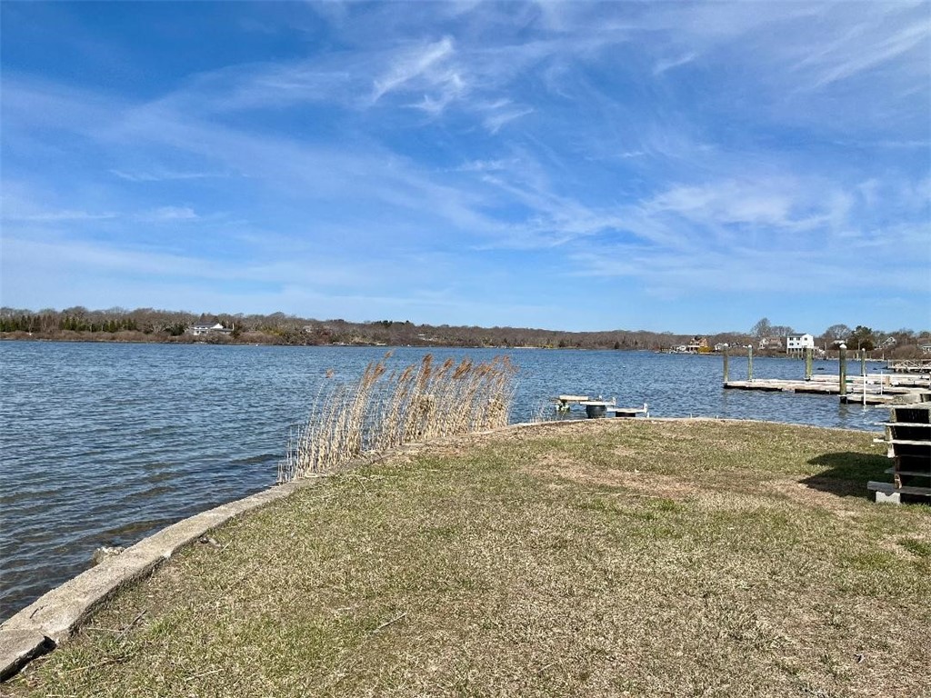 691 Succotash Road T