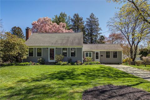6 Jenks Garden Lane Barrington RI 02806