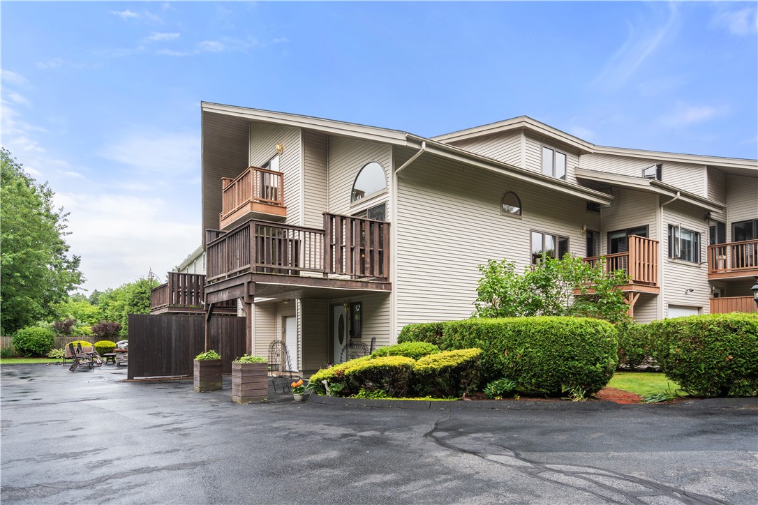 97 Farnum Pike 7