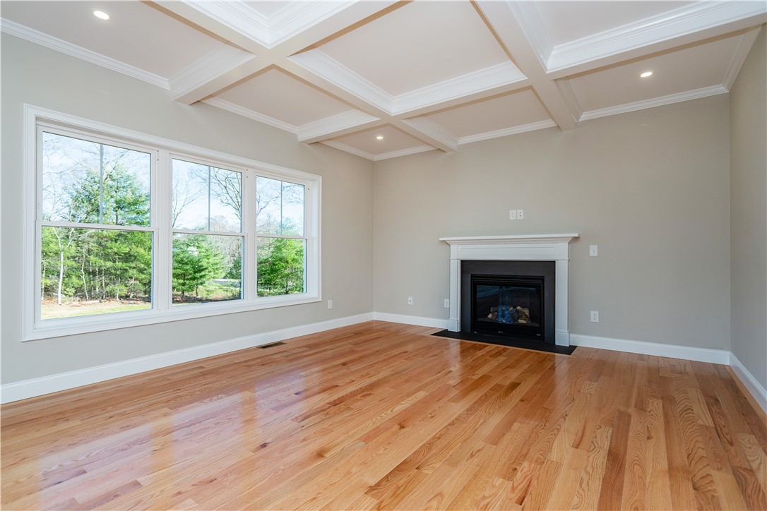 Coventry, Rhode Island 02816, United States, 4 Bedrooms Bedrooms, ,3 BathroomsBathrooms,Residential,Active,246017