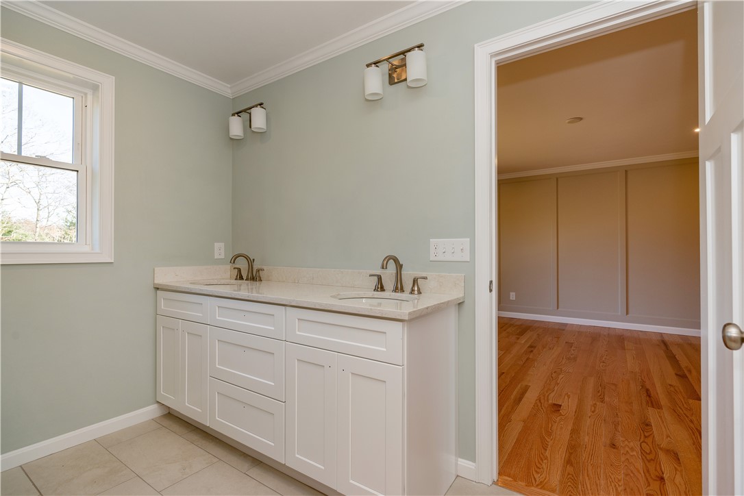 Coventry, Rhode Island 02816, United States, 4 Bedrooms Bedrooms, ,3 BathroomsBathrooms,Residential,Active,246017