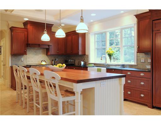 8 VALENTINE Court