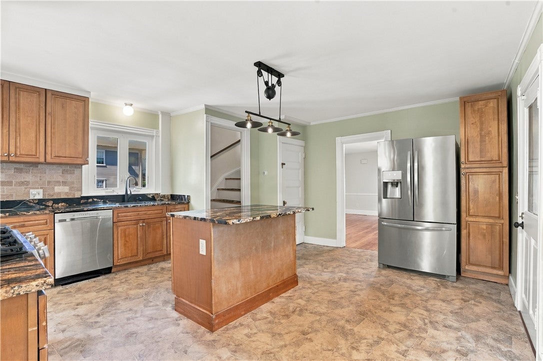 186 Danielson Pike