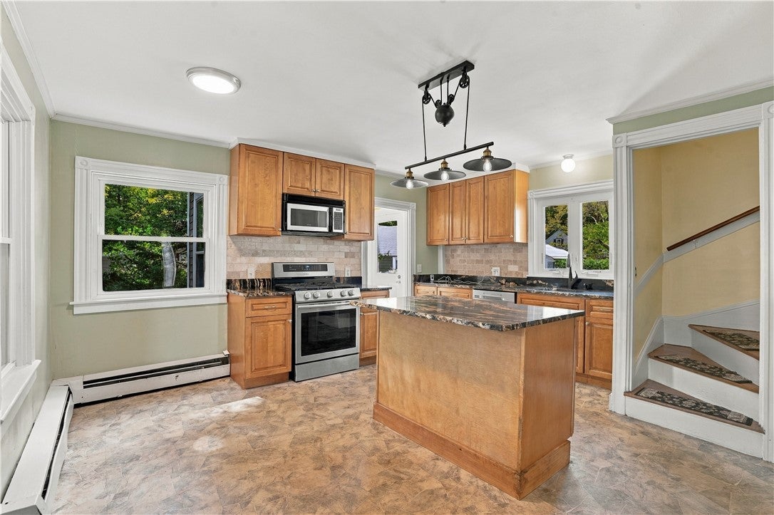 186 Danielson Pike