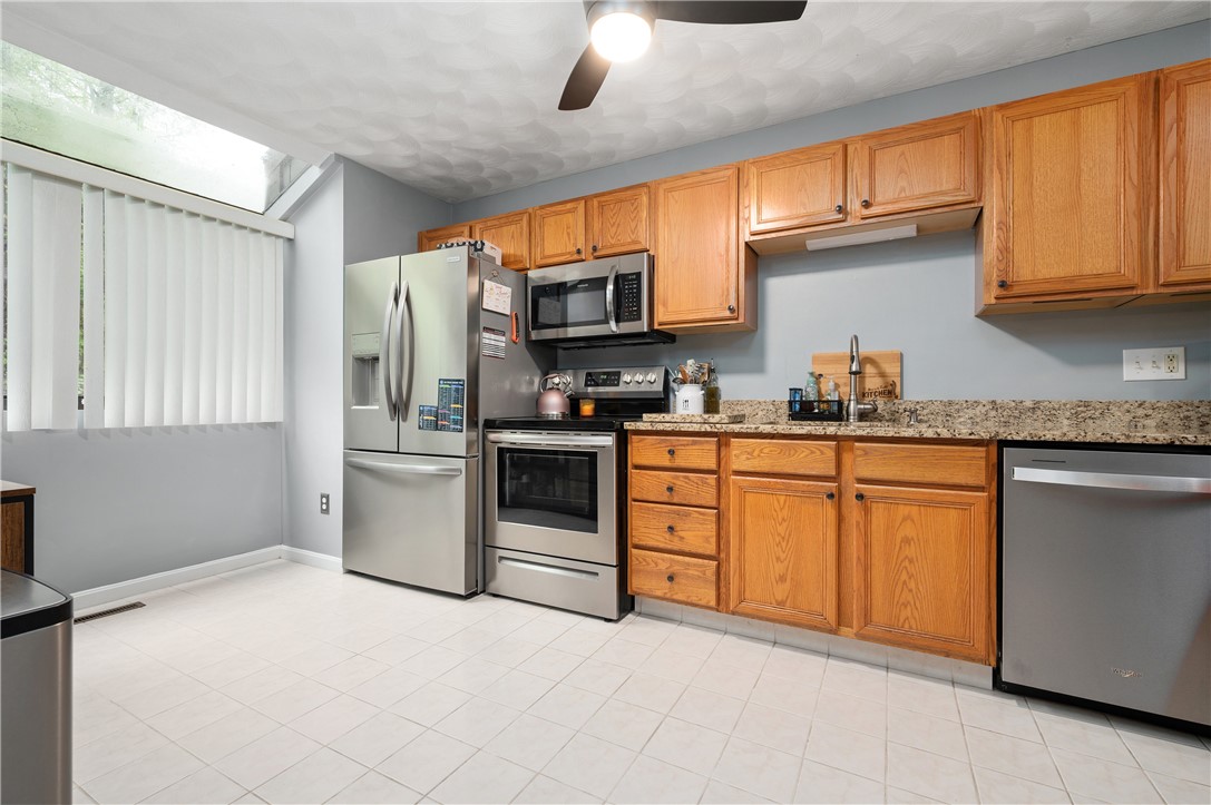 5 Wake Robin Road 3602