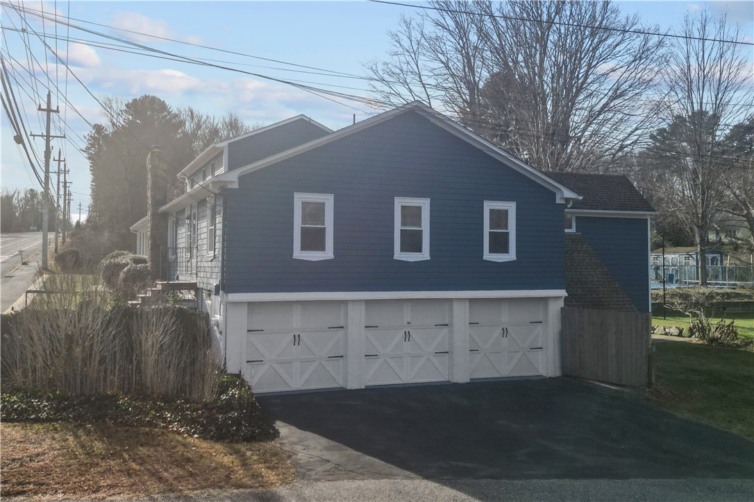 723 Nooseneck Hill Road