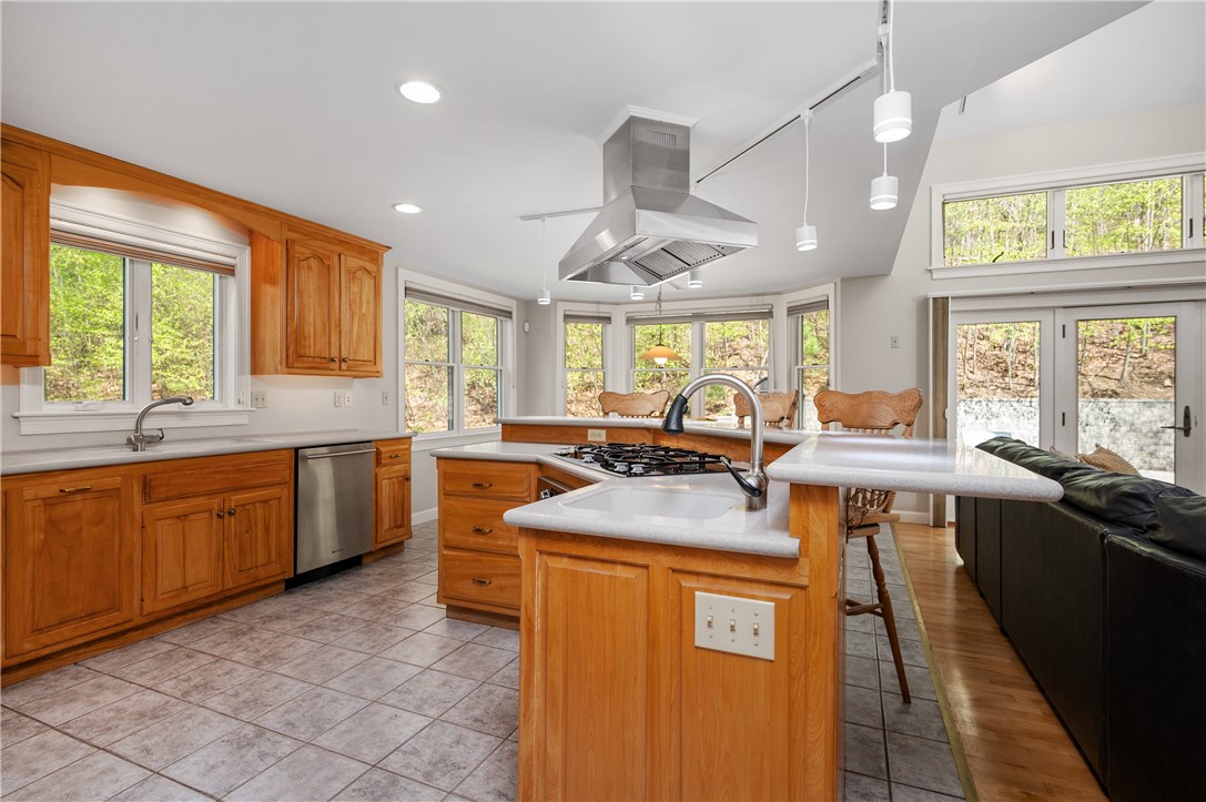 825 Woonsocket Hill Road