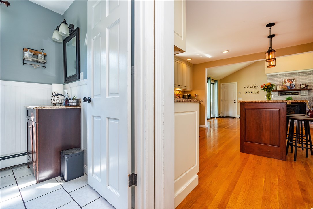 North Kingstown, Rhode Island 02852, United States, 4 Bedrooms Bedrooms, ,3 BathroomsBathrooms,Residential,Active,173749