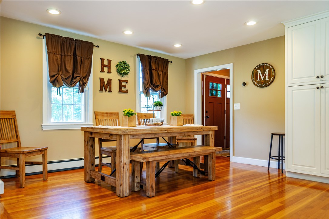 North Kingstown, Rhode Island 02852, United States, 4 Bedrooms Bedrooms, ,3 BathroomsBathrooms,Residential,Active,173749