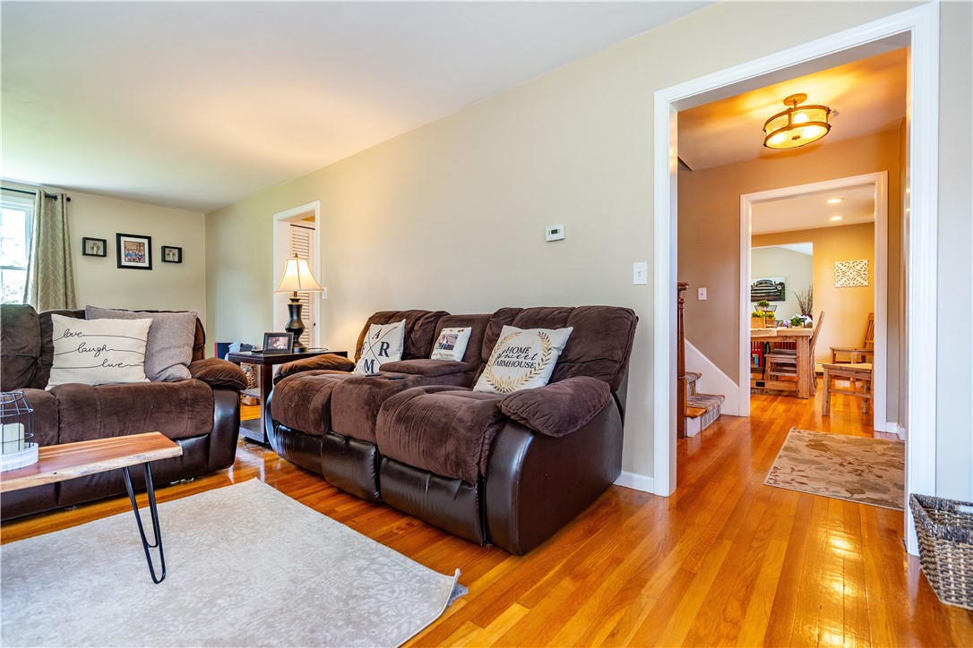 North Kingstown, Rhode Island 02852, United States, 4 Bedrooms Bedrooms, ,3 BathroomsBathrooms,Residential,Active,173749